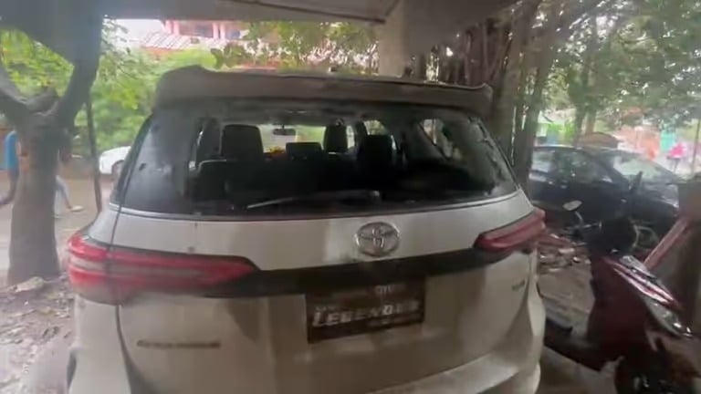 बिहार का मोकामा सीट: नहीं थम रहा विवाद, बाहुबली सूरजभान सिंह की पत्नी की गाड़ी पर भी कैसे हुआ पथराव, पढ़िए