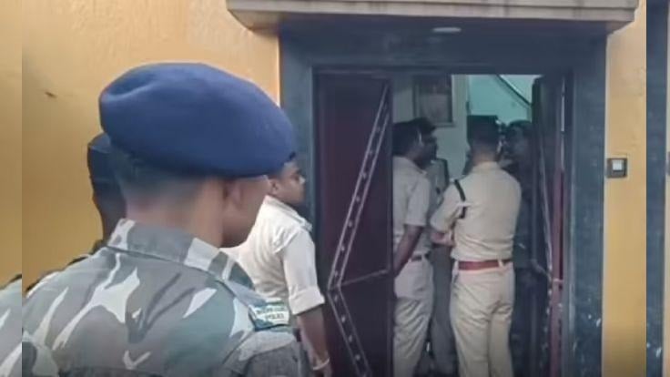 Dhanbad: कुख्यात प्रिंस खान के सेकंड लेयर सपोर्टरों के ठिकानों पर कैसे हुई धनबाद पुलिस की  "सर्जिकल स्ट्राइक", पढ़िए !