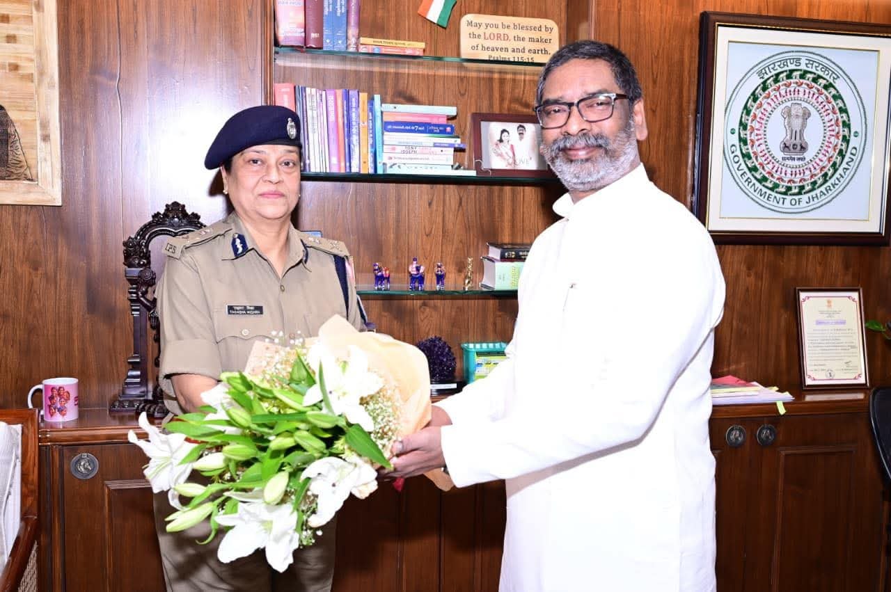 झारखंड को मिली पहली महिला DGP, तदाशा मिश्रा ने पदभार संभालने के बाद सीएम से की मुलाकात