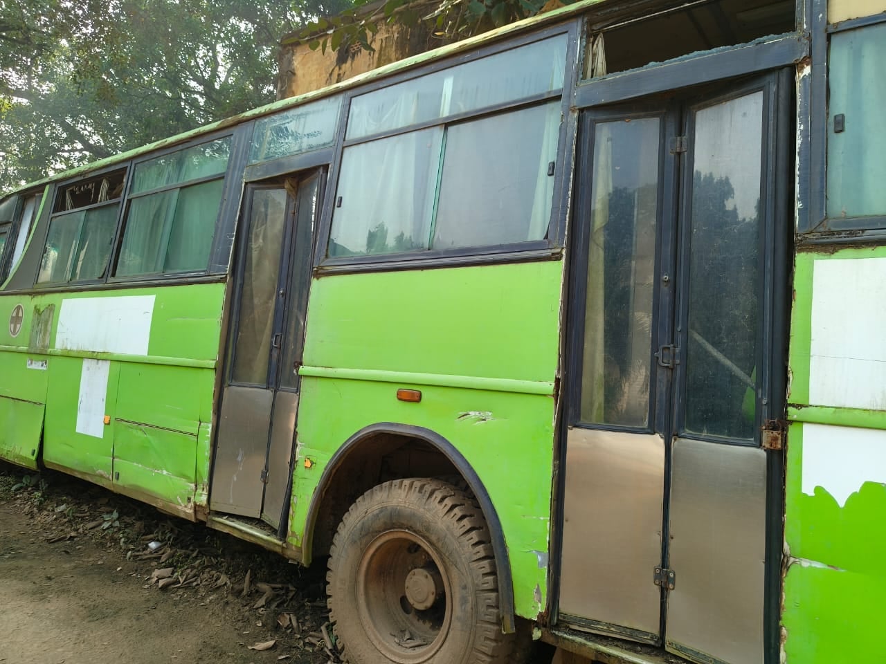 गोड्डा में सड़ गया स्वास्थ्य सुविधा  देने वाला करोड़ों का Mobile Medical Vehicle, CM के क्षेत्र की जनता स्वास्थ्य सेवाओं से मरहूम
