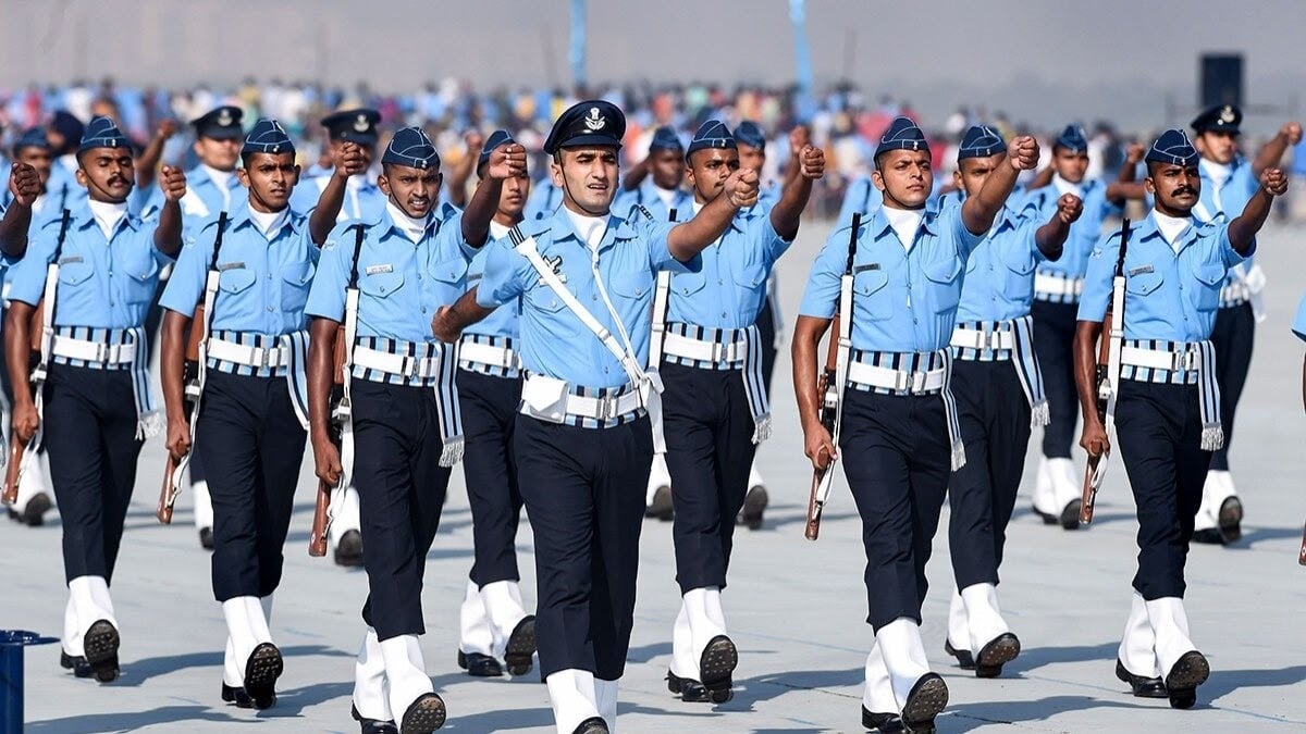 IAF Vacancy: इंडियन एयर फोर्स में भर्ती का मौका, जानिए क्या मांगी गई है योग्यता