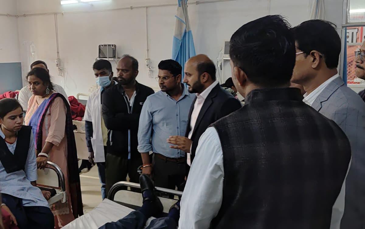 BREAKING:कोडरमा घाटी में बड़ा हादसा, नवोदय विद्यालय की बस दुर्घटनाग्रस्त, आधे दर्जन से अधिक बच्चे घायल