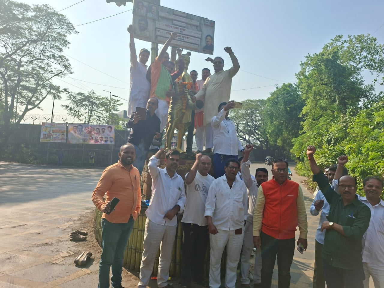 मुंबई में धूमधाम से मनाई गई 150वीं बिरसा मुंडा जयंती, आदर्शों पर चलने का लिया गया संकल्प