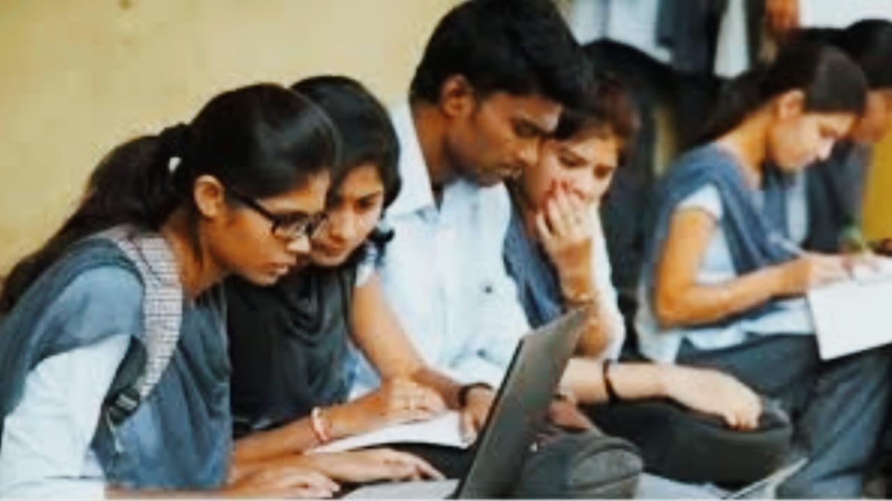 झारखंड बोर्ड परीक्षा में नई दिक्कत: पेन नंबर अनिवार्य होने से लाखों छात्र परेशान