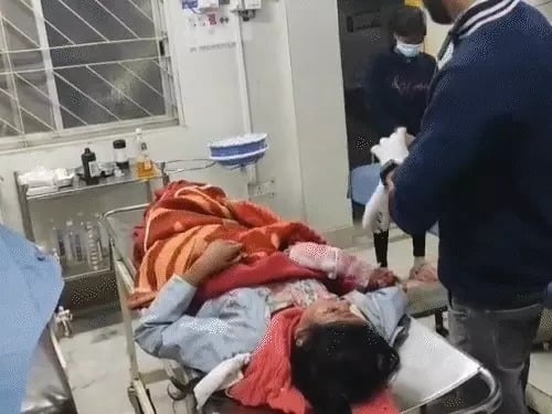 गुमला में दो दर्दनाक सड़क हादसे: डेढ़ माह की बच्ची और महिला की मौत, दर्जनभर लोग घायल