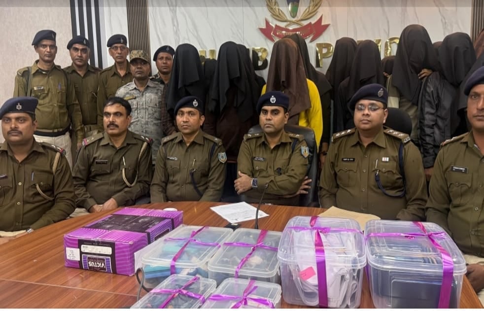 बंगाल कांस्टेबल परीक्षा: धनबाद पुलिस ने बढ़ाया जांच का दायरा, परीक्षार्थियों से भारी रकम वसूली का भी पता चला !