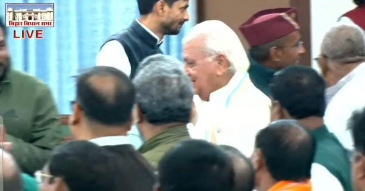 हाइटेक बिहार विधानसभा में तकनीकी गड़बड़ी, अभिभाषण के दौरान 10 मिनट बंद रहा राज्यपाल का माइक