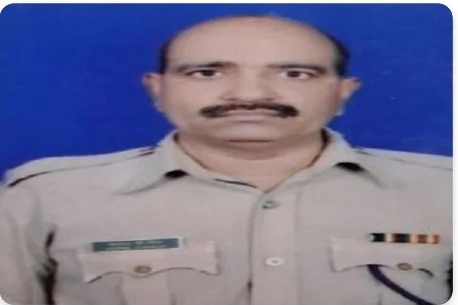 BREAKING: चाईबासा में परेड के दौरान CRPF जवान की हार्ट अटैक से मौत, मचा हड़कंप