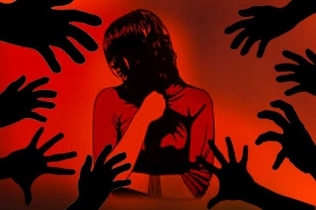 प्यार, सेक्स और धोखे की घिनौनी कहानी! प्रेमी ने पहले प्रेमिका के साथ की दरिंदगी फिर प्राइवेट पार्ट में ठूंसे कपड़े, फिर जो हुआ.......