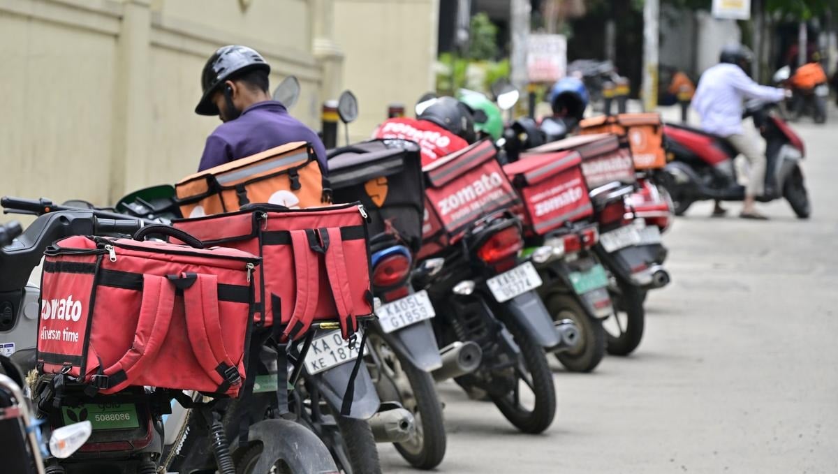 बड़ी खबर: राज्यपाल की मंजूरी के बाद गिग श्रमिक कल्याण बोर्ड का रास्ता साफ, अब जोमैटो-स्विगी से कैब ड्राइवर तक को मिलेगी सुरक्षा