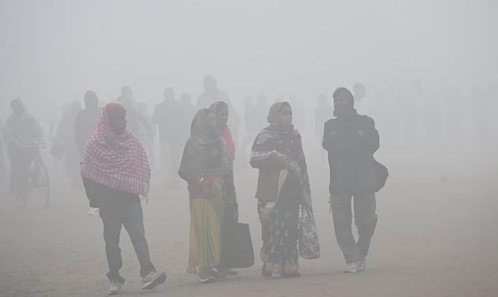 बिहार में घना कोहरा बना मुसीबत, रेल-हवाई सेवाएं प्रभावित, जनजीवन अस्त-व्यस्त