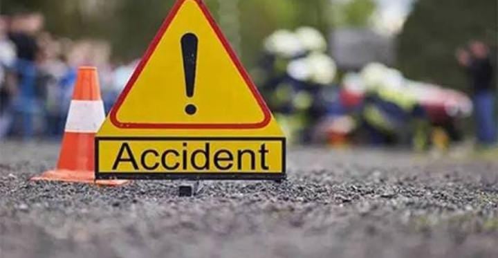 धनबाद में तेज रफ्तार कार ने चार वाहनों को मारी टक्कर, एक की हालत गंभीर