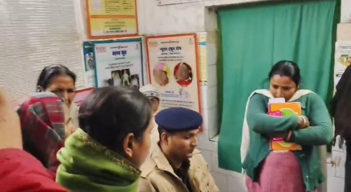 हाय रे मोरी मैया! दूसरे के नवजात बेटे को अपना बताने लगी प्रसूता, फिर जो हुआ पढ़िये