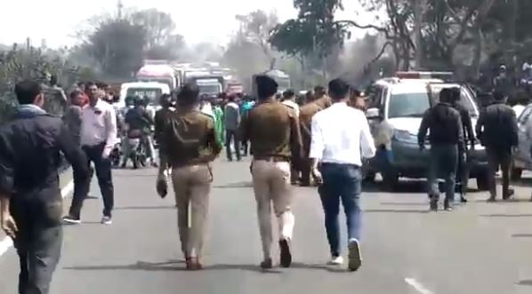 गोविंदपुर पुलिस के वसूली अभियान ने ली एक की जान! सड़क जाम