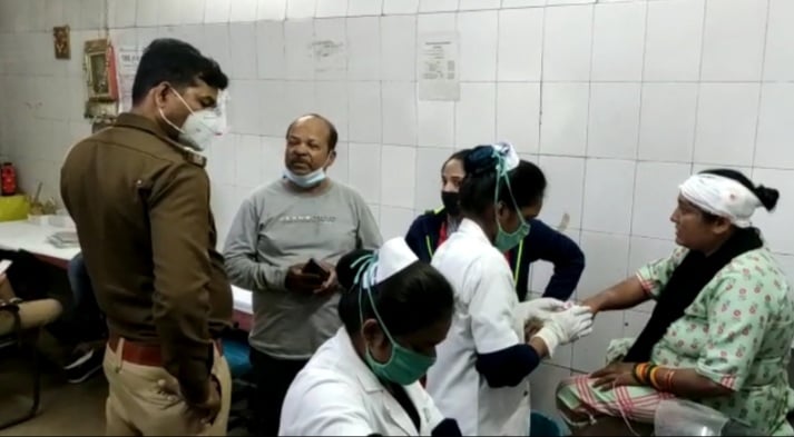 बाइक सवार दंपति से  20 हजार नगदी और मोबाइल लूट कर अपराधी हुए फरार, पुलिस जांच में जुटी