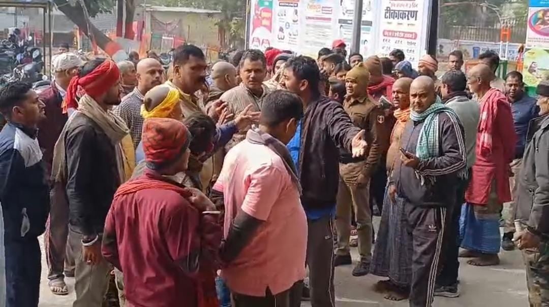 नालंदा : सड़क हादसे में दो युवकों की मौत, आक्रोशित लोगों ने पुलिस के साथ की धक्का-मुक्की