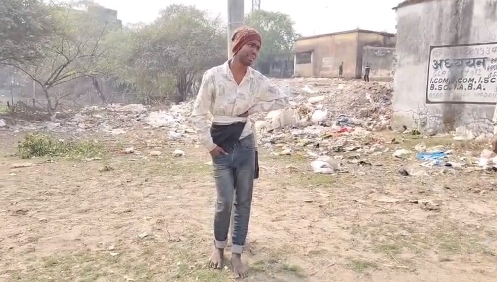 दिनदहाड़े घर में घुसा चोर, शोर मचते ही लोगों ने पकड़कर पोल से बांधा, पुलिस ने किया गिरफ्तार