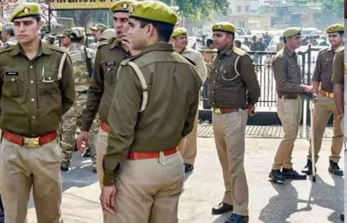 UP Police Vacancy: 12 वीं पास पुलिस कॉन्स्टेबल के 32,679 पदों पर करें आवेदन, जानिए पूरी प्रक्रिया