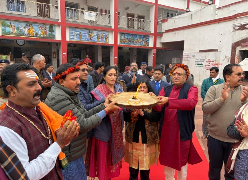 मुख्य निर्वाचन आयुक्त ने बाबा बासुकीनाथ धाम में की पूजा अर्चना