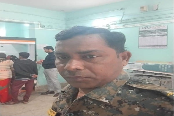 नशे में चूर जवान से गिरा सरकारी पिस्टल! पलामू एसपी का बड़ा एक्शन, तुरंत किया सस्पेंड