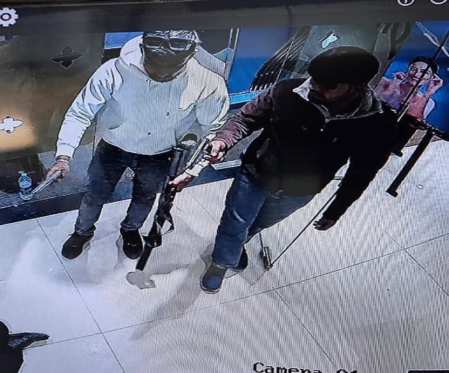 बोकारो तनिष्क शो रूम कांड: देवघर नंबर के अपाची बाइक से पहुंचे थे क्रिमिनल्स,क्यों बिहार तक पुलिस की छापेमारी!