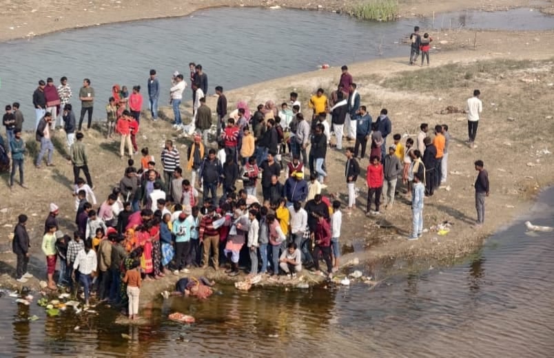 मुजफ्फरपुर में बूढ़ी गंडक की धारा से चार शव बरामद,  हत्या या आत्महत्या जांच में जुटी पुलिस