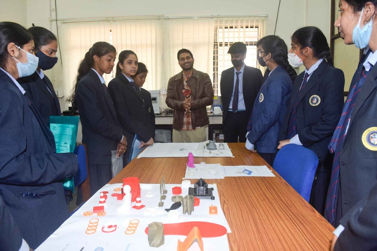 अमृत महोत्सव के उपलक्ष्य में  IIT (ISM) में  विज्ञान सप्ताह का आयोजन