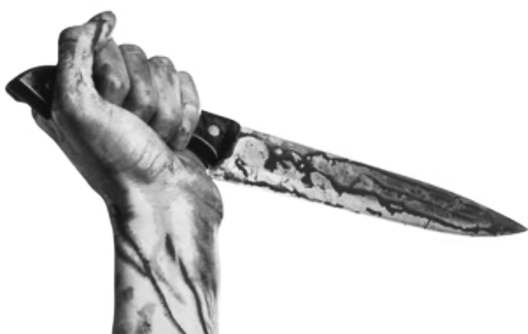 जमशेदपुर:घर के बाहर बैठकर फोन चला रहा था युवक, तभी किसी ने चापड़ से कर दिया हमला, पढ़े वजह