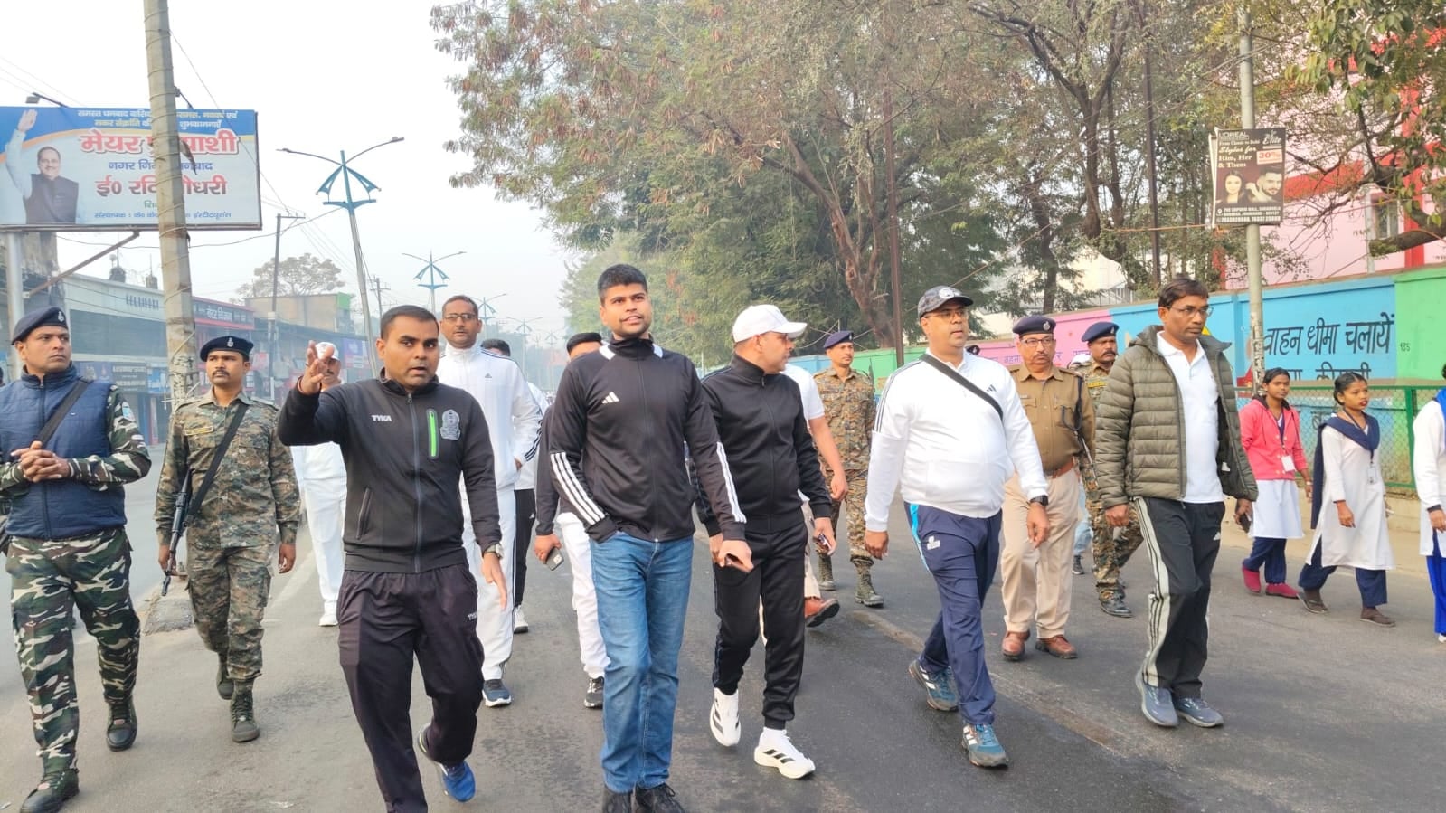 धनबाद ने दिखाया जागरूकता का दम, सड़क सुरक्षा और वोटिंग के लिए बनी 5 किमी लंबी मानव श्रृंखला