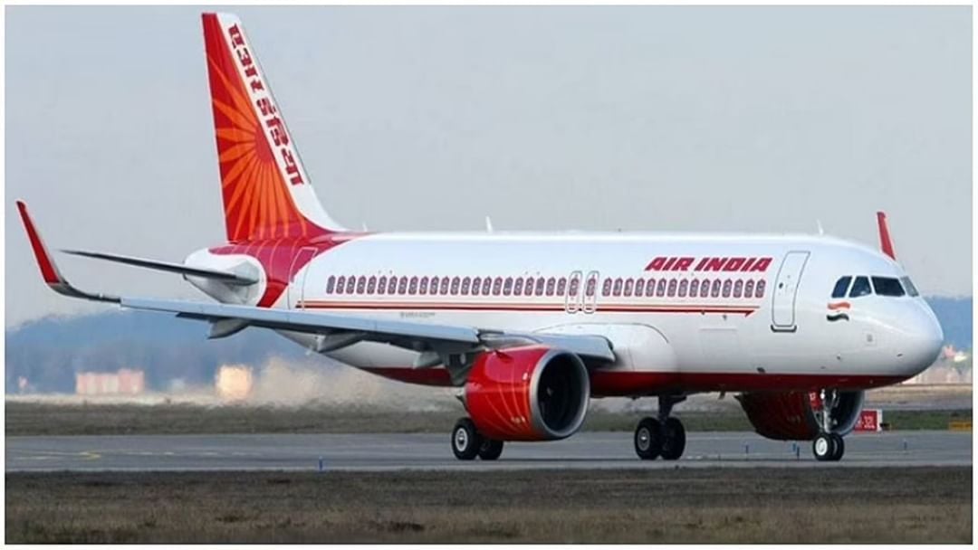 एयरइंडिया का प्लेन मुंबई से पहुंचा बुखारेस्ट, पोलैंड के रास्ते यूक्रेन से भारतीयों को निकाला जाएगा