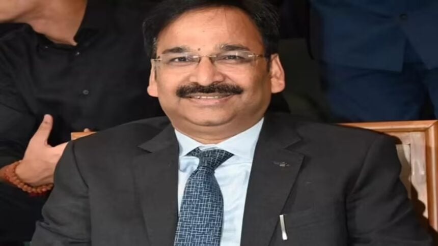 निलंबित IAS विनय चौबे की बढ़ीं मुश्किलें, आय से अधिक संपत्ति मामले में ACB चार दिन करेगी पूछताछ