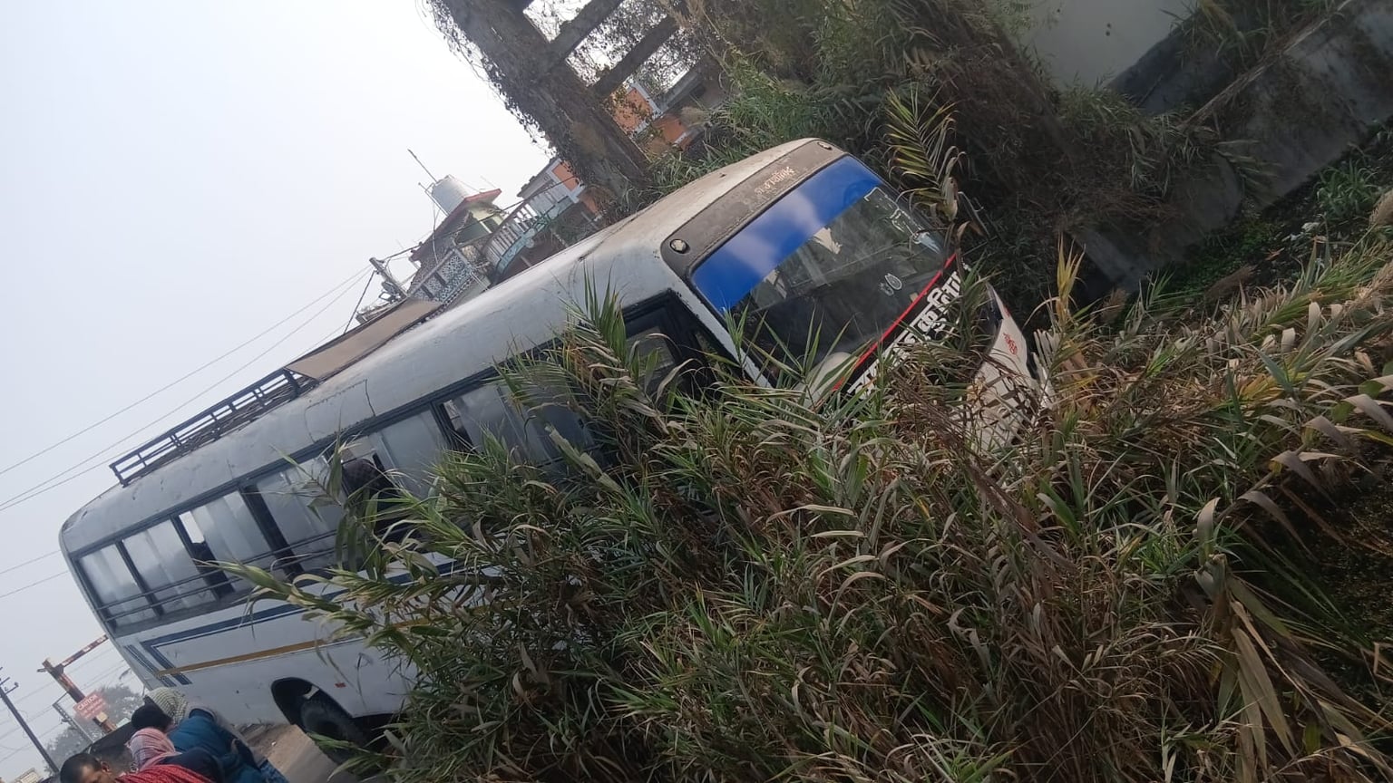 बड़ी खबर: डीएवी स्कूल की बस दुर्घटनाग्रस्त, बाल-बाल बचे स्कूली बच्चे