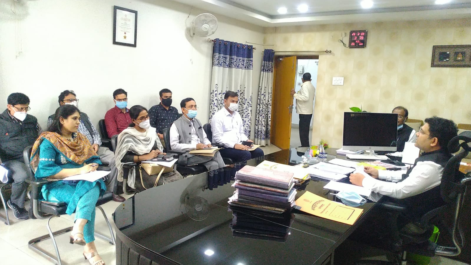 आसन्न त्रिस्तरीय पंचायत चुनाव: धनबाद प्रशासन हुआ रेस