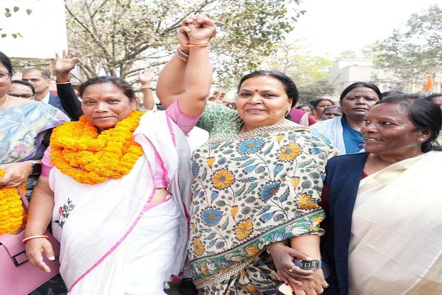 रांची मेयर चुनाव में कांग्रेस का शक्ति प्रदर्शन, रमा खलखो ने भरा नामांकन