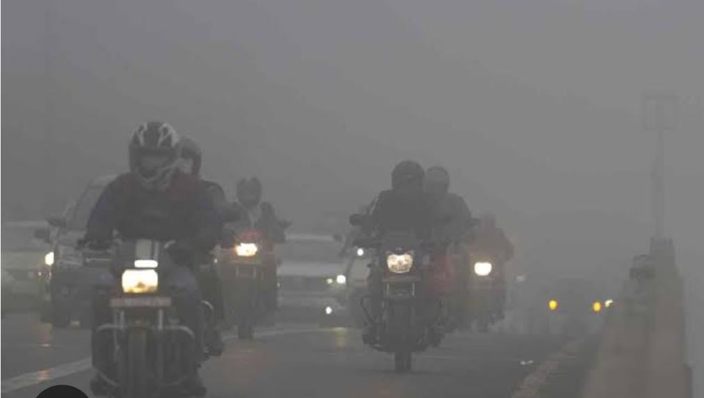 Weather Alert:फिर चार डिग्री गिरा झारखंड का पारा, सुबह-शाम की ठंड से साल स्वेटर ओढ़ने को मजबूर हुए लोग