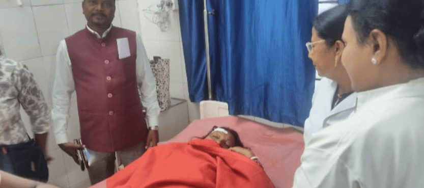 ANM injured in road accident, scooter crashes while going for vaccination | सड़क दुर्घटना में ANM घायल, टीकाकरण के लिए जाते समय स्कूटी दुर्घटनाग्रस्त