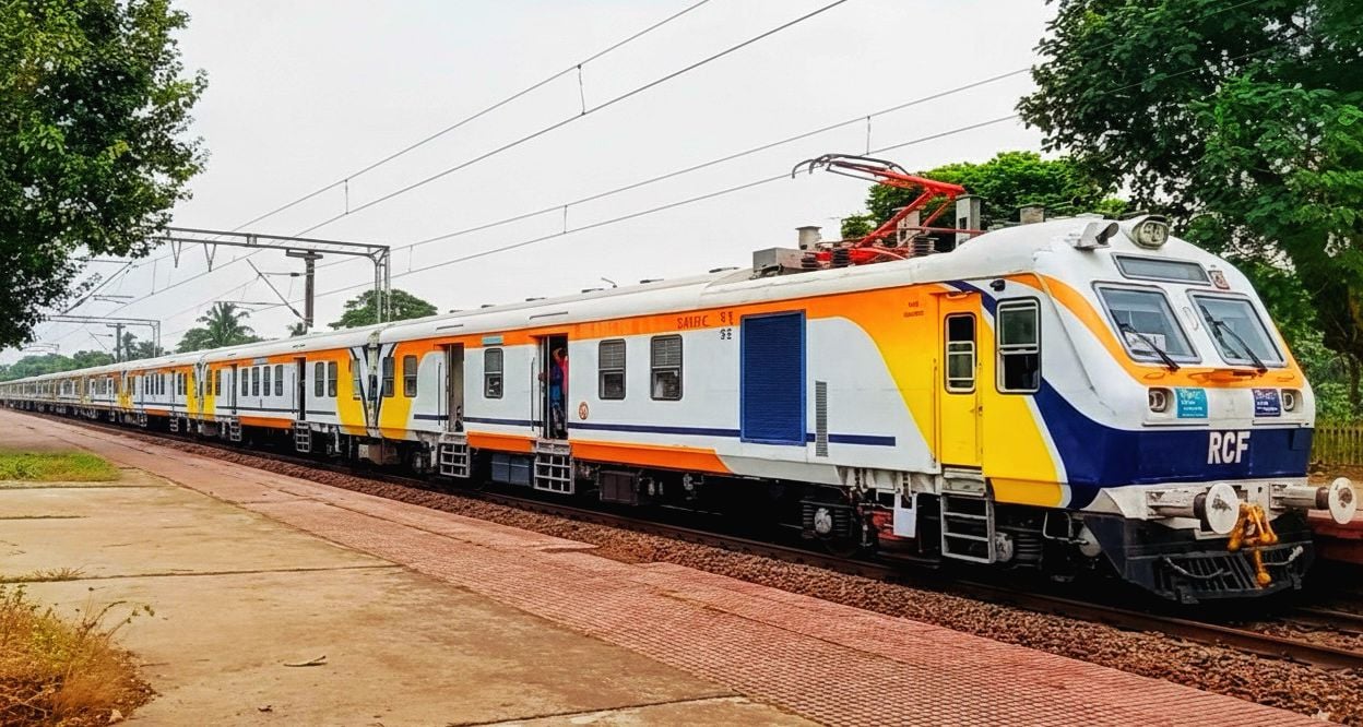 Rail News : आसनसोल-बोकारो एम.ई.एम.यू. हो गई चालू ,क्यों कहा जा रहा है कि यह औद्योगिक क्षेत्र के लिए गेम-चेंजर होगी !
