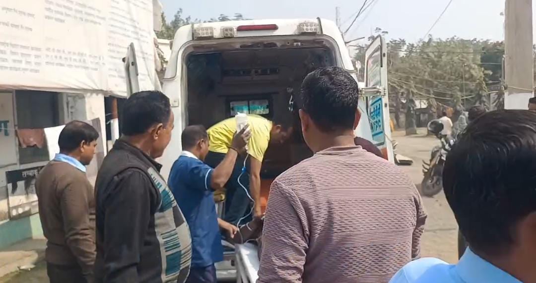 Criminals went on a rampage in Sahibganj's Rajmahal, injuring one person with a sharp weapon ।साहिबगंज के राजमहल में अपराधियों का तांडव, धारदार हथियार से हमला कर एक को किया घायल