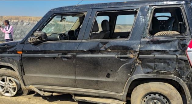 Former Jharkhand minister's car overturned, Yogendra Sao narrowly escaped|झारखंड के पूर्व मंत्री की गाड़ी पलटी,बाल बाल बचे योगेंद्र साव