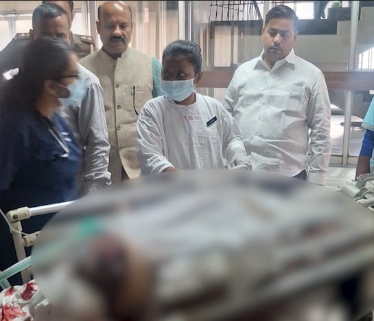 Criminals are emboldened, firing took place just steps away from Golmuri police station, a fruit vendor was shot |अपराधियों के हौसले बुलंद, गोलमुरी थाना से चंद कदम दूर हुई फायरिंग, फल व्यवसायी को मारी गोली