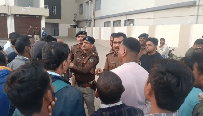 Student dies under suspicious circumstances, accident took place in Phulwarisharif, Patna; three detained | संदिग्ध हालात में छात्रा की मौत, पटना के फुलवारीशरीफ में हादसा, तीन हिरासत में