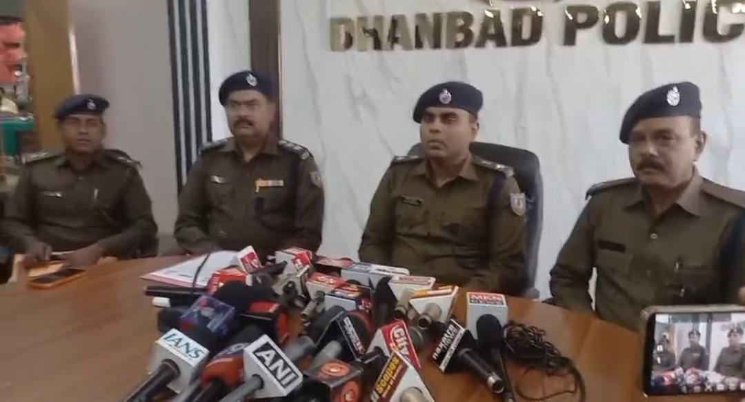 Notorious Kishan Khan, absconding in the Barwaadda police station case, arrested; revelations related to Prince Khan gang। बरवाअड्डा थाना कांड में फरार कुख्यात किशन खान गिरफ्तार, प्रिन्स खान गिरोह से जुड़ा खुलासा