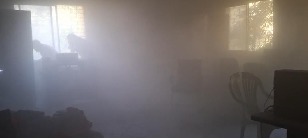 Fire broke out in the operator room of Giridih Dumri block office, entire premises filled with smoke। गिरिडीह डुमरी प्रखंड कार्यालय के ऑपरेटर रूम में लगी आग, धुआं धुआं हुआ पुरा परिसर