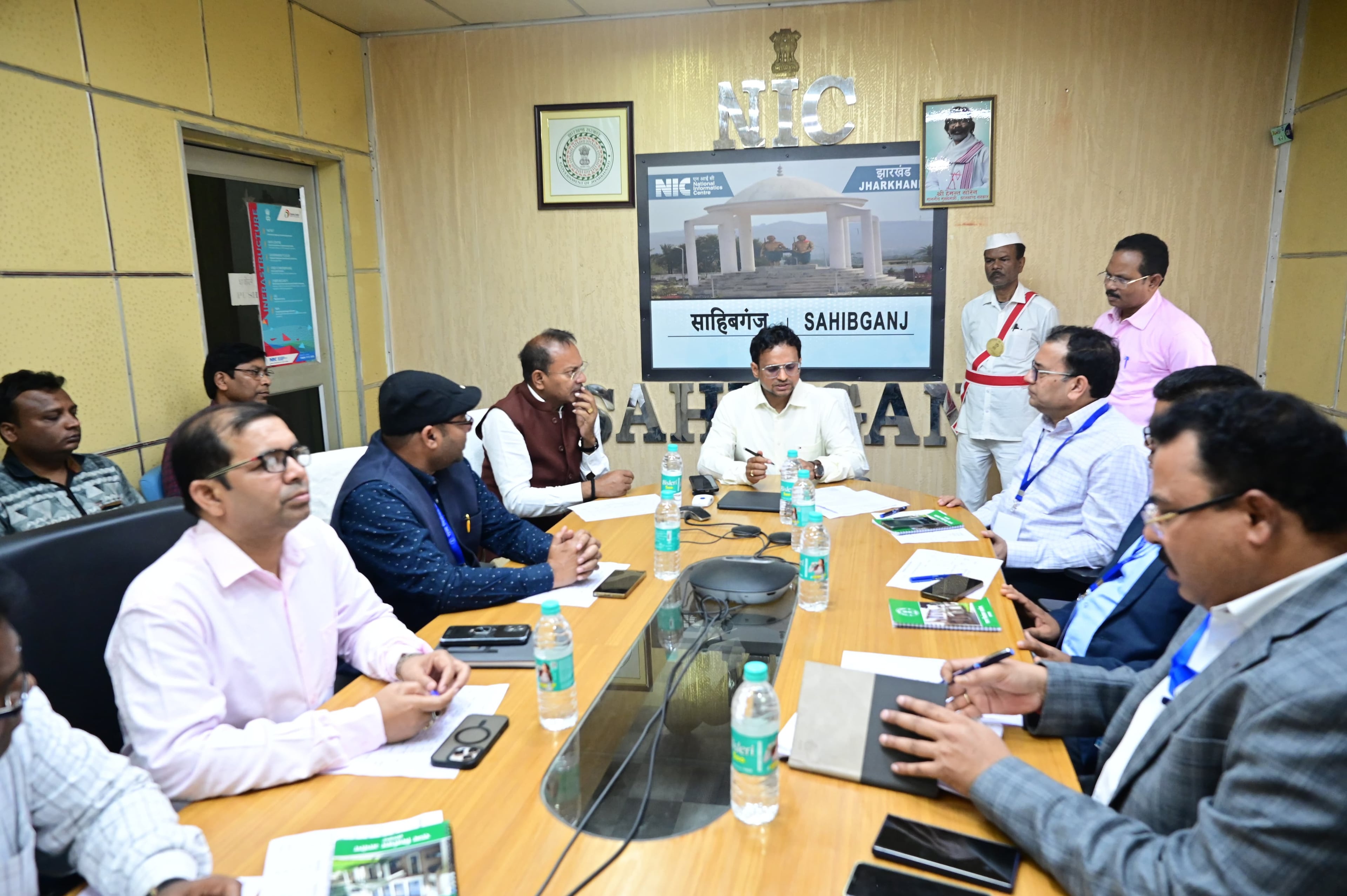 साहिबगंज में नगर निकाय चुनाव 2026 को लेकर तृतीय रैंडमाइजेशन सम्पन्न, पढ़े डीसी ने क्या कहा