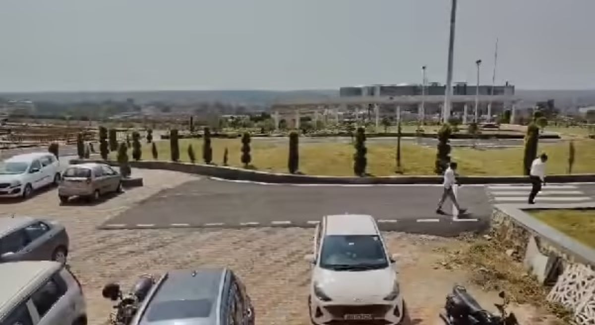 सेंट्रल यूनिवर्सिटी ऑफ झारखंड में दूसरे दिन भी CBI की रेड, खंगाले जा रहे दस्तावेज