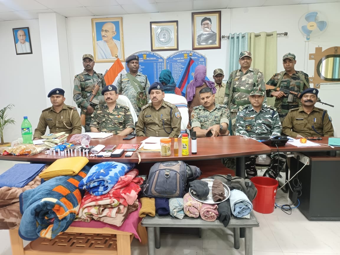 TSPC के दो नक्सली गिरफ्तार ,भारी मात्रा में विस्फोटक सहित कई समान बरामद