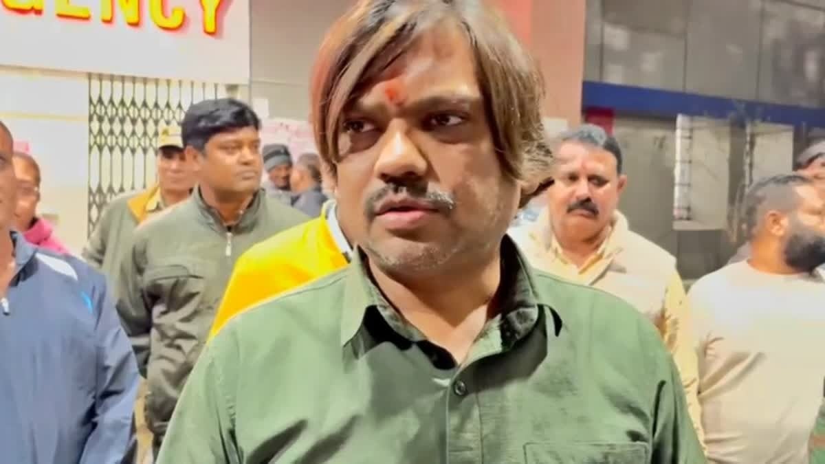 BREAKING: धनबाद चुनाव रिजल्ट लाइव,पहले चक्र की गिनती के बाद पूर्व विधायक संजीव सिंह 5267 वोट से आगे