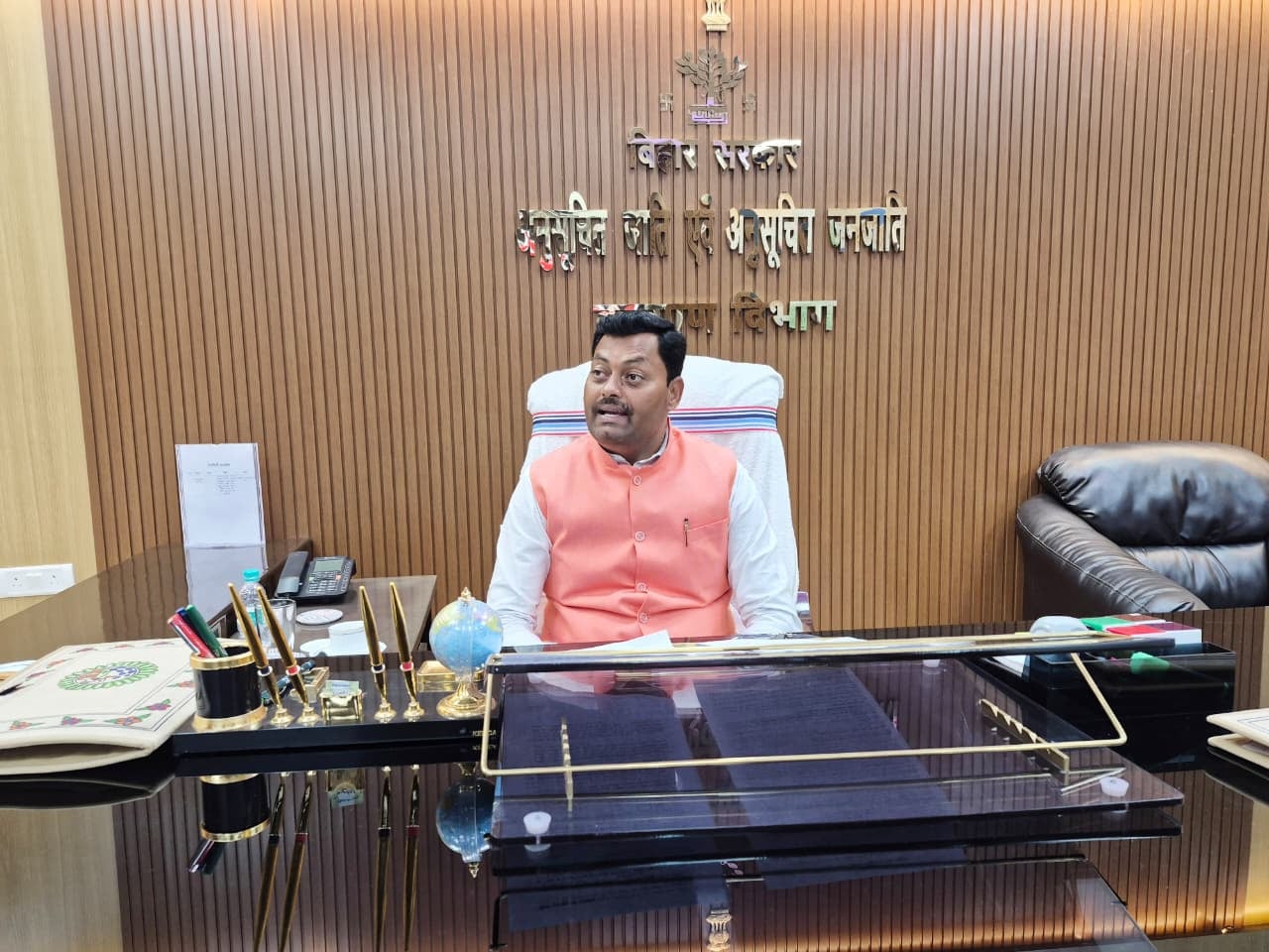 अब आवासीय विद्यालयों में होगी स्वास्थ्य कर्मियों की तैनाती,मंत्री लखेंद्र कुमार रौशन का ऐलान