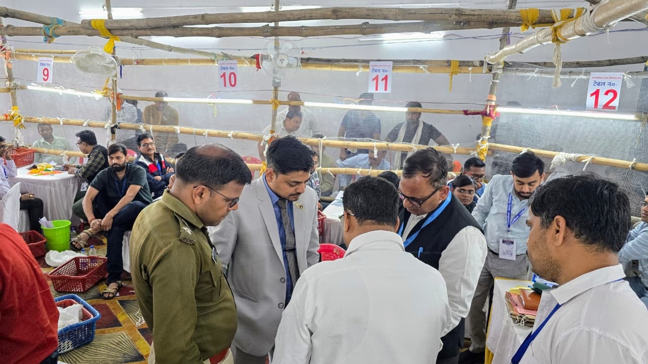 धनबाद में मतगणना: डीसी,एसएसपी पहुंचे मतगणना हॉल, क्या दिए निर्देश