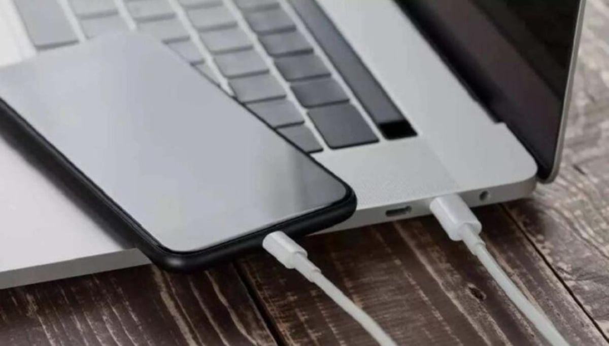 Techno Tips:आपको भी लैपटॉप से फोन चार्ज करने की है आदत तो आज ही बदले, वरना पड़ सकता है महंगा